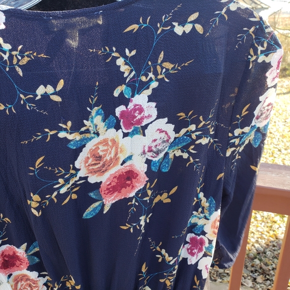 Floral Vneck Romper Shorts - Picture 5 of 7